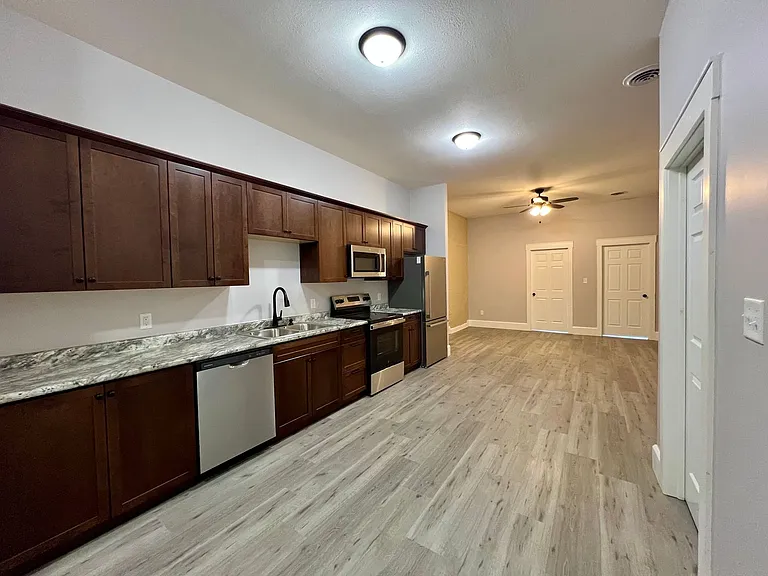 318 S Locust St #3 — Photo 3