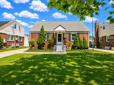 43 McAlester Avenue, Hicksville, NY, 11801