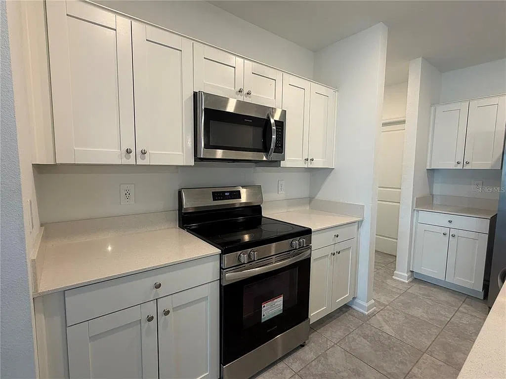 3 bed, 2.0 bath, 1440 sqft, $2,100 — Photo 3