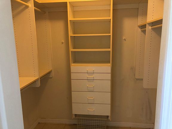 4th image of 4621 Whispering Park Ln