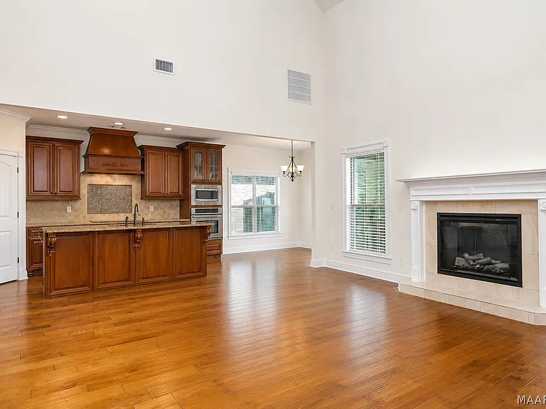 1035 Haylee Brook Ln — Photo 8