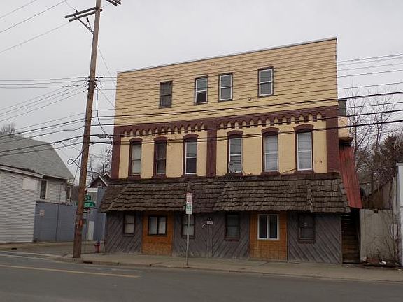 4th image of 498 Chenango St