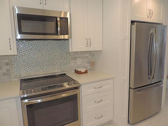 3rd image of 331 Tequesta Dr APT 118