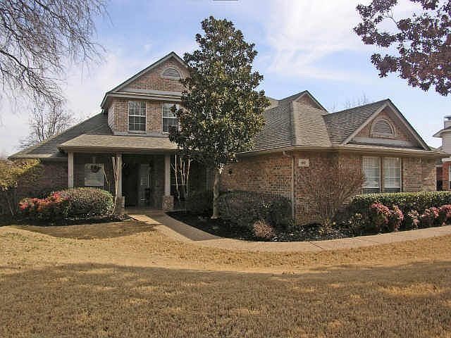 1st image of 805 Caroline Ln