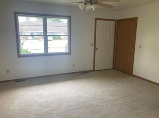 385 E Reed St #9, Braidwood, IL 60408