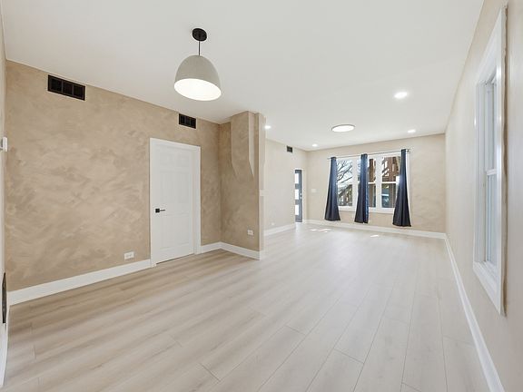5th image of 3234 S 48th Ct APT 1