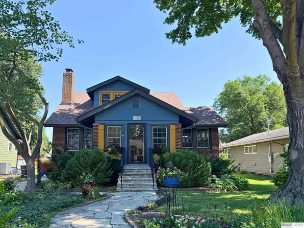 1713 Beaver Ave, Des Moines, IA 50310