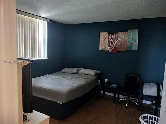 2nd image of 1820 N Lauderdale Ave APT 3410