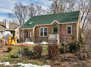 2417 Raymond Dr, Des Moines, IA 50310