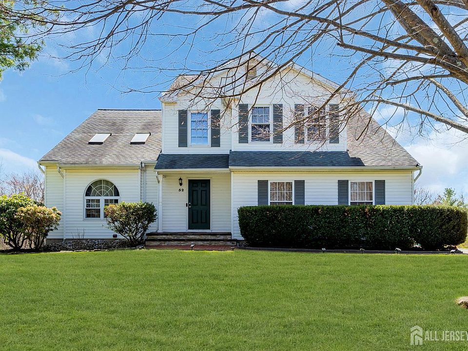 1st image of 52 Zeller Dr