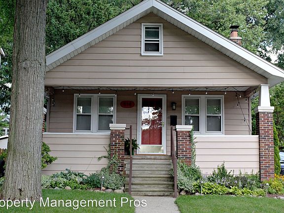 2nd image of 814 Hilldale Dr