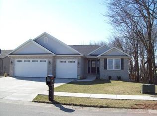 2002 Deerfield Rd, Chatham, IL 62629