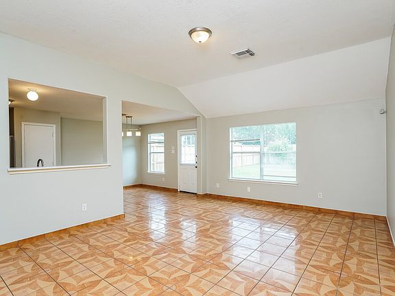 4th image of 710 Danbury Park Ln
