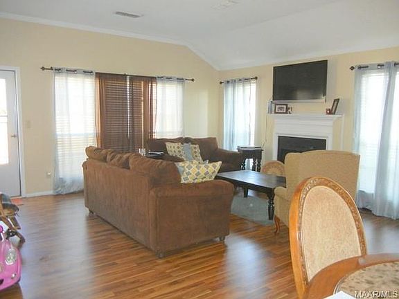 5th image of 6001 Bolingbrook Dr