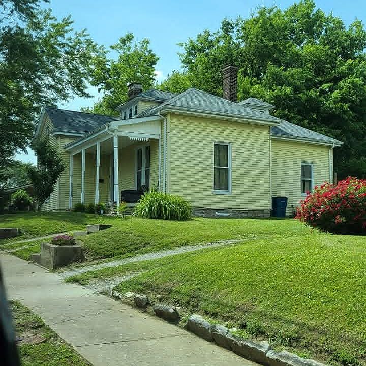 1st image of 509 Russell St