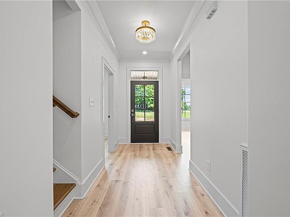 4th image of 109 Frost Rd