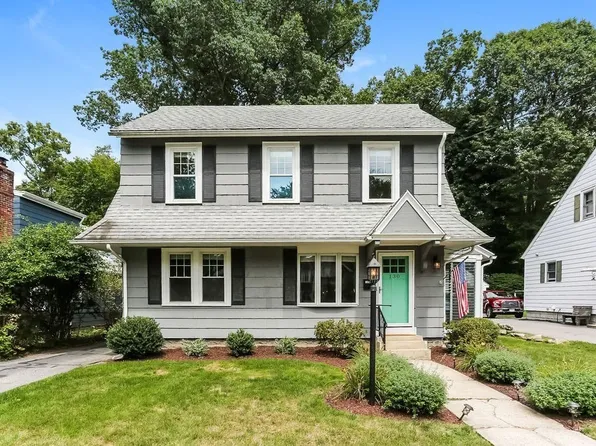 130 Edgewood Ave, Longmeadow, MA 01106