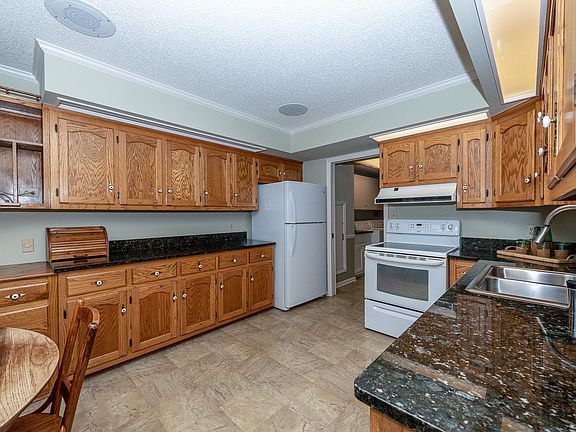 4th image of 1021 Hardwick Dr