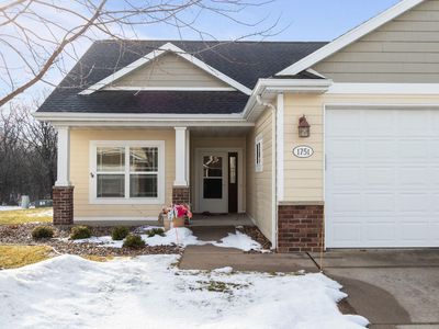 1751 Oak Hollow Ln, Neenah, WI, 54956