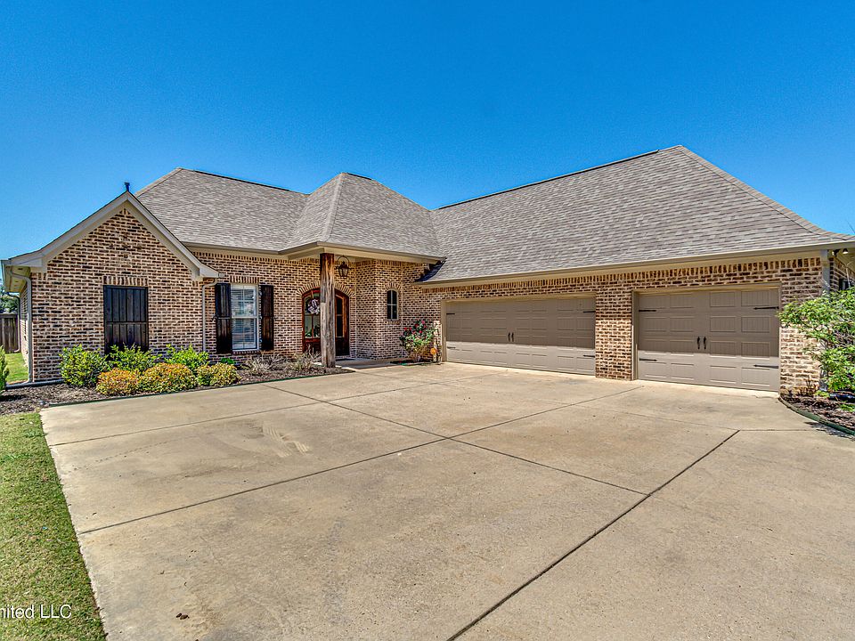1st image of 107 Lake Vista Ct
