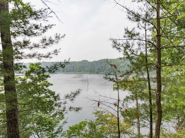 N6777 Dahlke Dr, Oxford, WI 53952