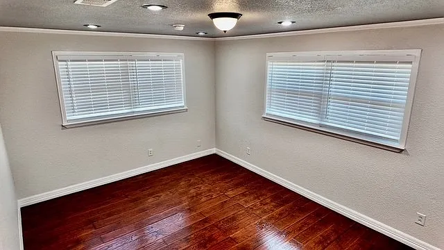 1706 Emerald Ave — Photo 13