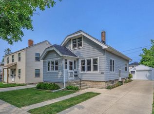 2118 S 89th St, West Allis, WI 53227