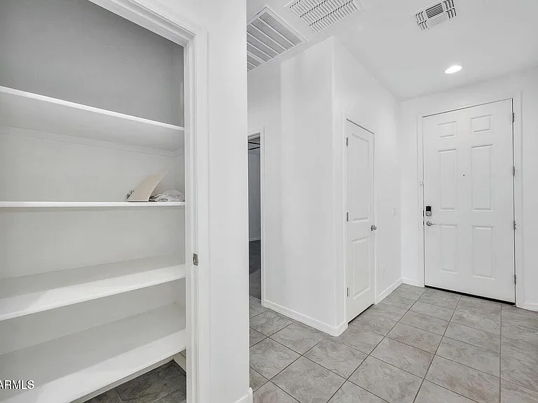 1135 E Westwood Dr — Photo 13