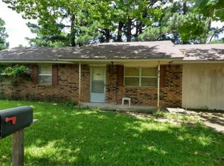 601 E Laurel St, Hugo, OK 74743