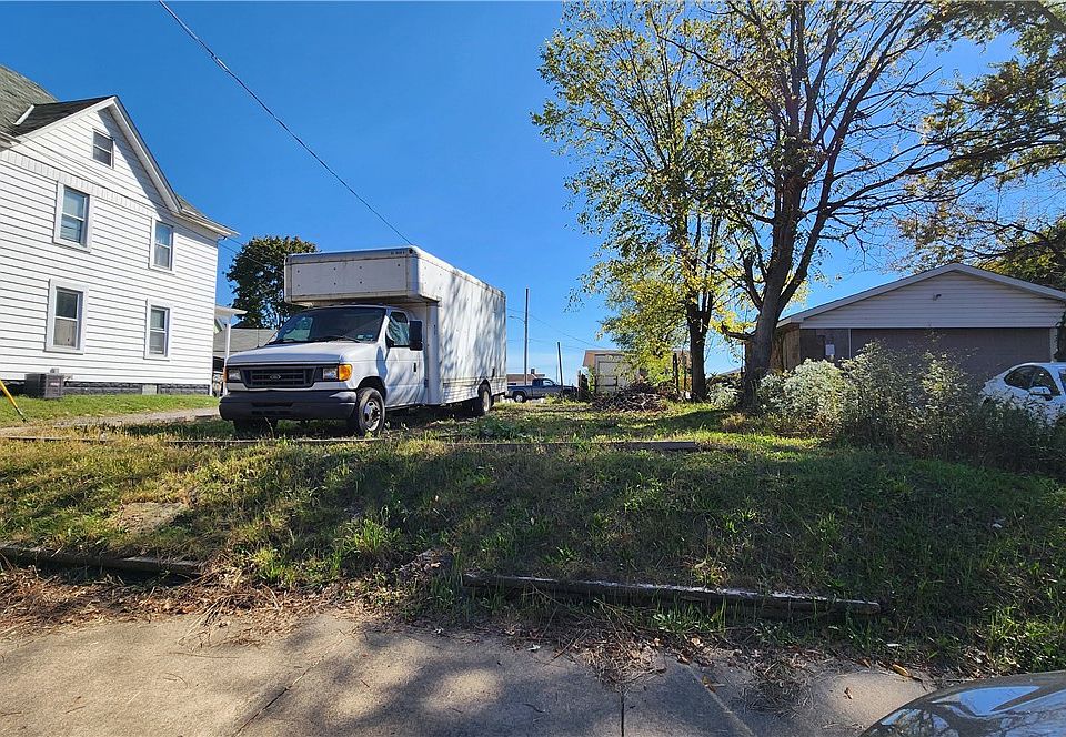 2nd image of 267 Reno St