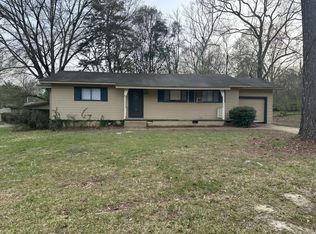 2905 Lakewood Dr, Jackson, MS 39212