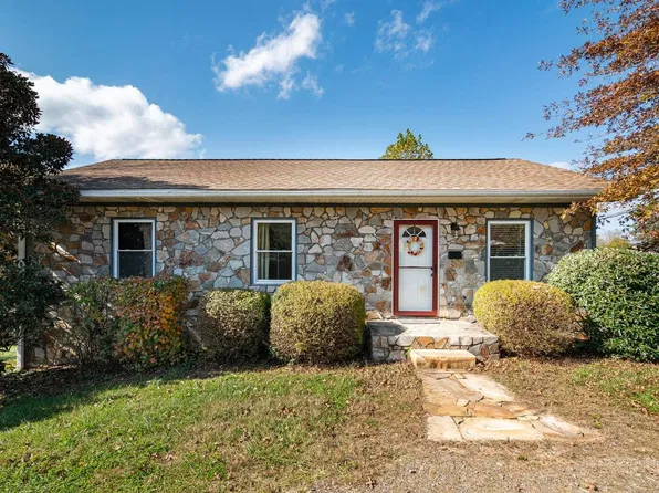 373 Onteora Blvd, Asheville, NC 28803