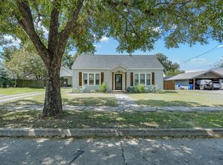 811 N Gaines St, Ennis, TX 75119