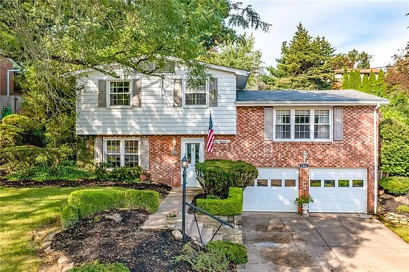 1217 Harvest Dr photo 1