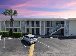 809 Hummingbird Way APT 7C, North Palm Beach, FL 33408