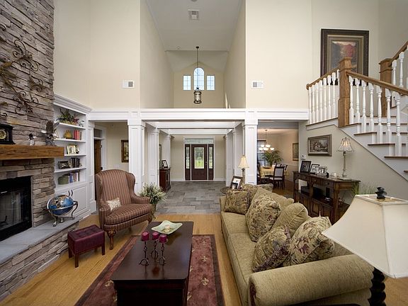 2nd image of 456 Harbour Isle Way