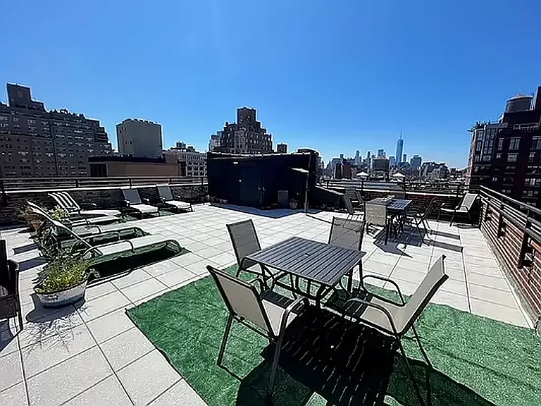 222 W 15th St #7G — Photo 10