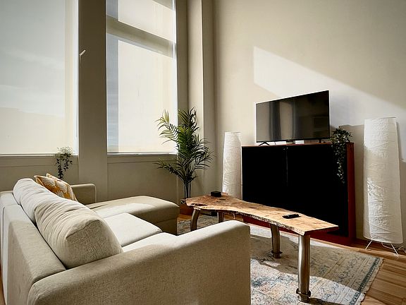 4th image of 770 Fisgard St #210