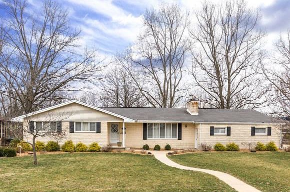 1st image of 2119 Meadowlake Dr