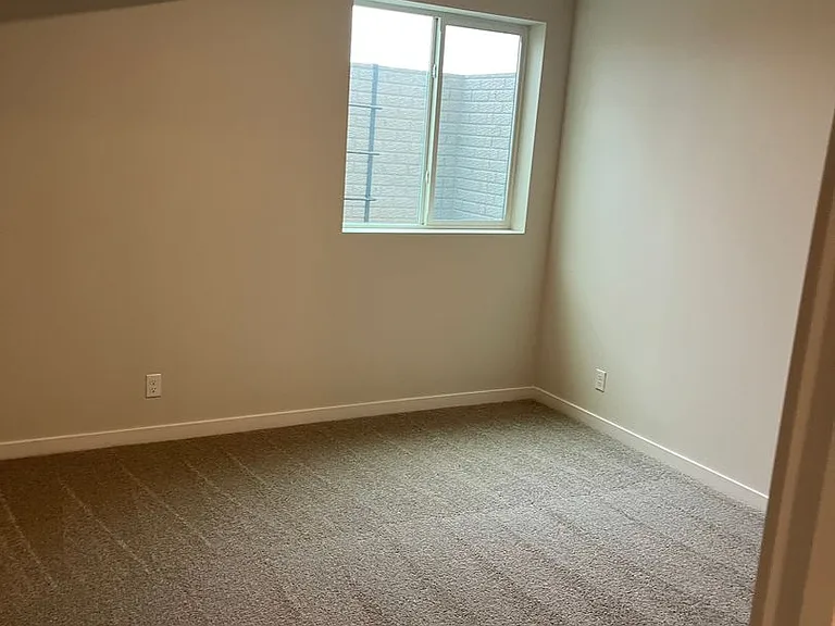 12354 Edgewater Dr — Photo 8