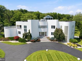 611 Creek Ln, Flourtown, PA 19031