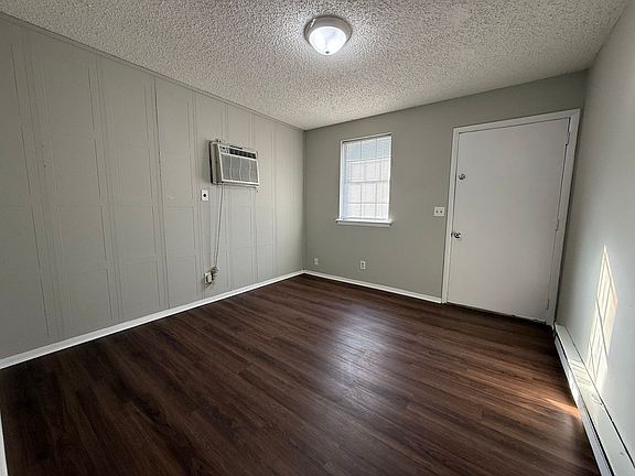 2nd image of 2303 Burns St Unit A