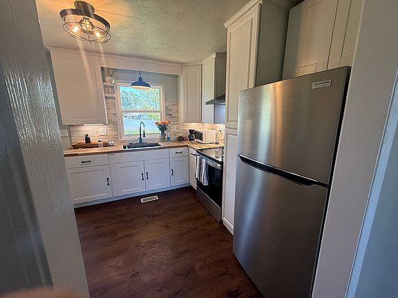 5th image of 1112 Perkins Dr #A