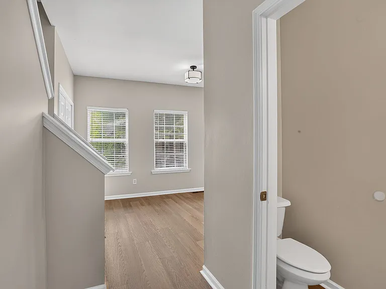 730 Celeste Ln SW — Photo 4