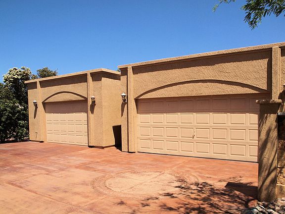 2 Garages