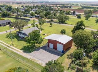 409 W 6th St, Bessie, OK 73622