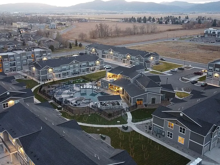 Icon Apartment Homes at Ferguson Farm — Photo 42