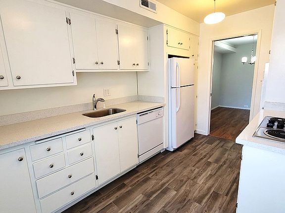 2nd image of 3792 Harrison St APT 4