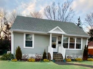 11 Isbestor St, Albany, NY 12205