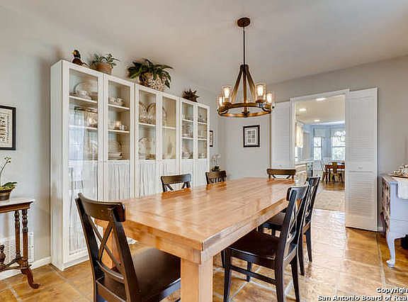 5th image of 2301 Nashwood St